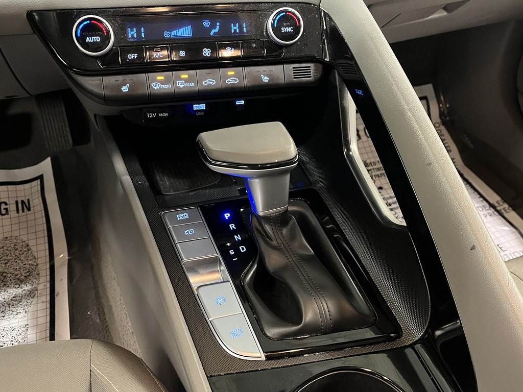 2025 Hyundai Elantra Image 21