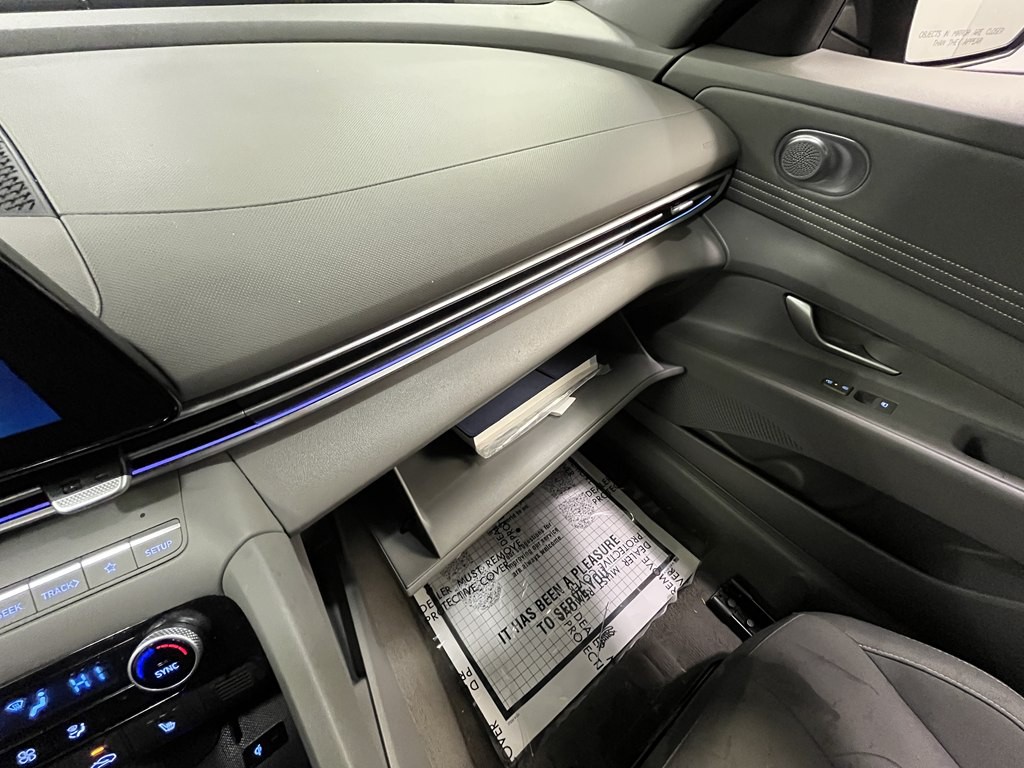 2025 Hyundai Elantra Image 22