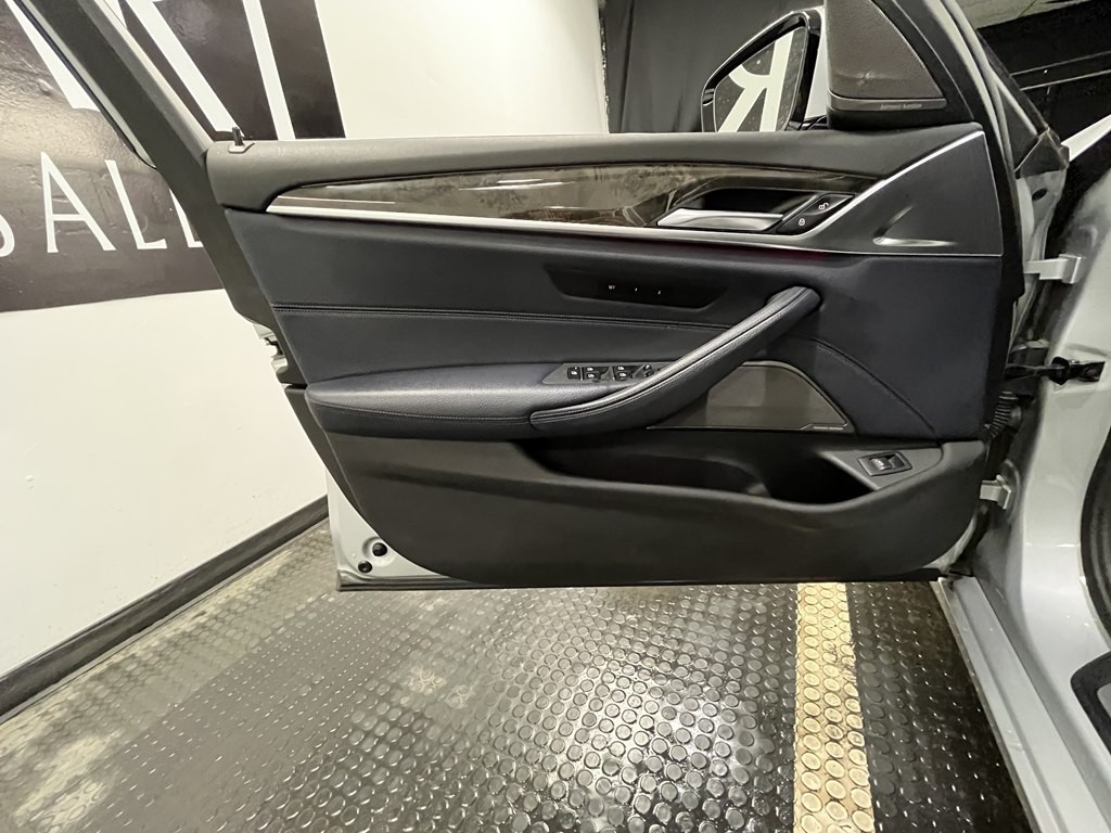 2018 BMW 5 Series Image 7