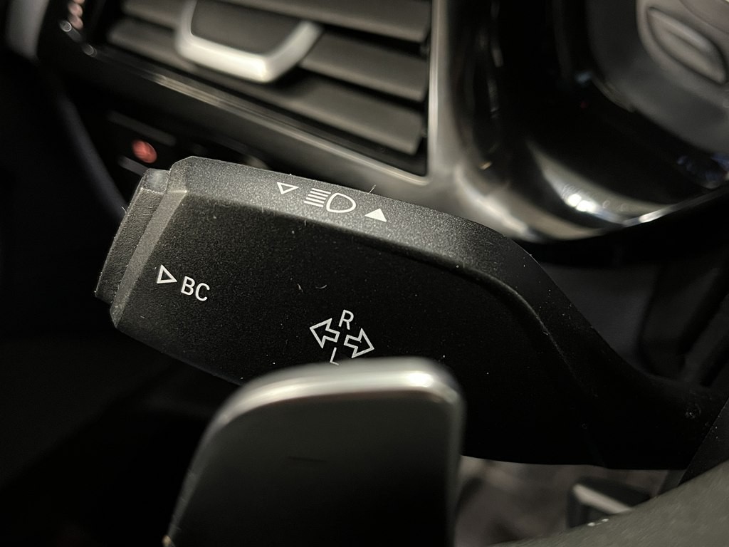 2018 BMW 5 Series Image 25