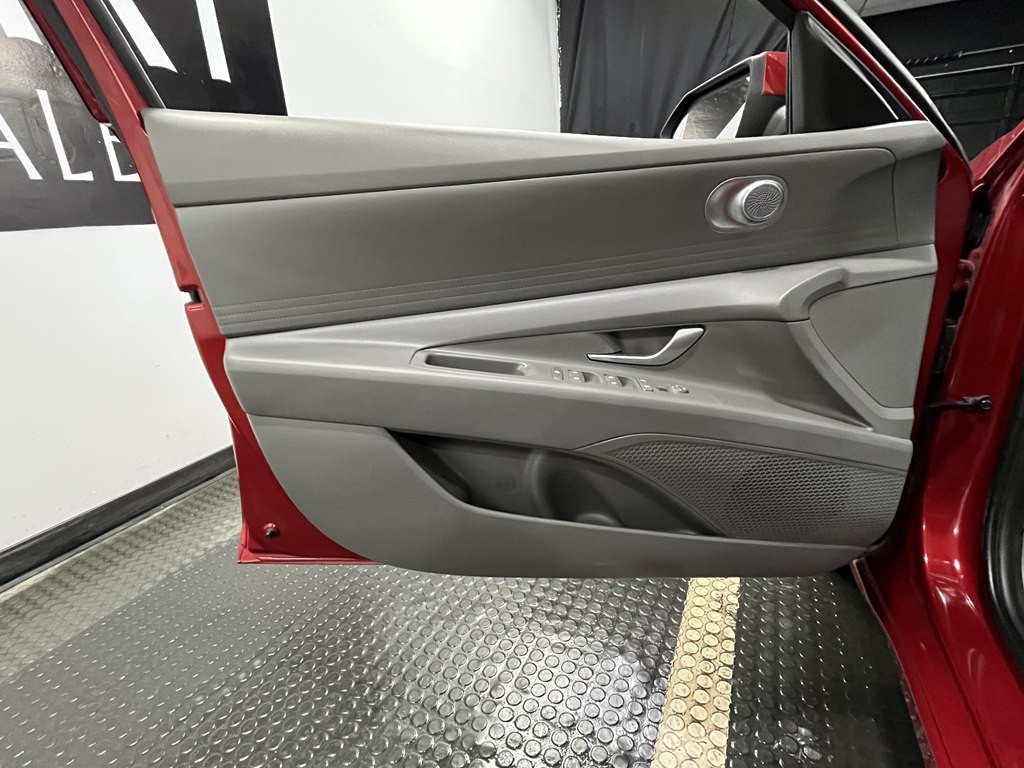 2024 Hyundai Elantra Image 7