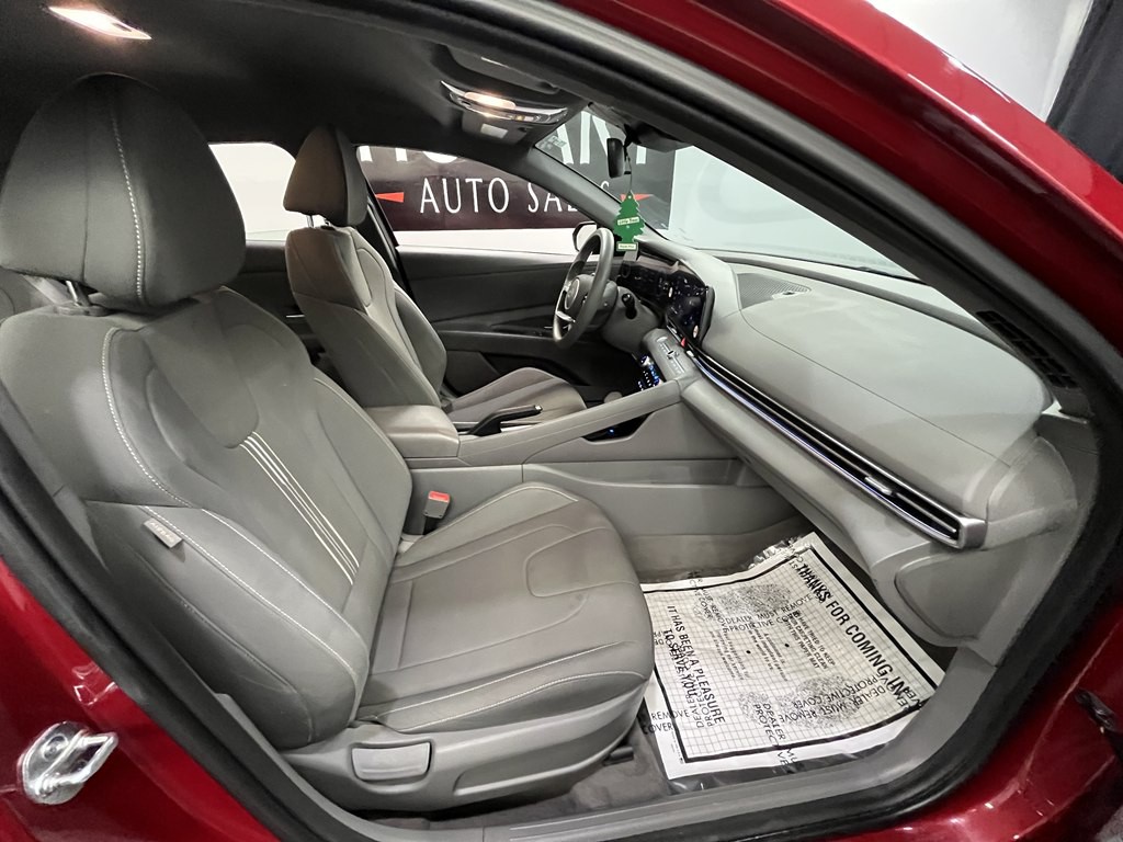 2024 Hyundai Elantra Image 11
