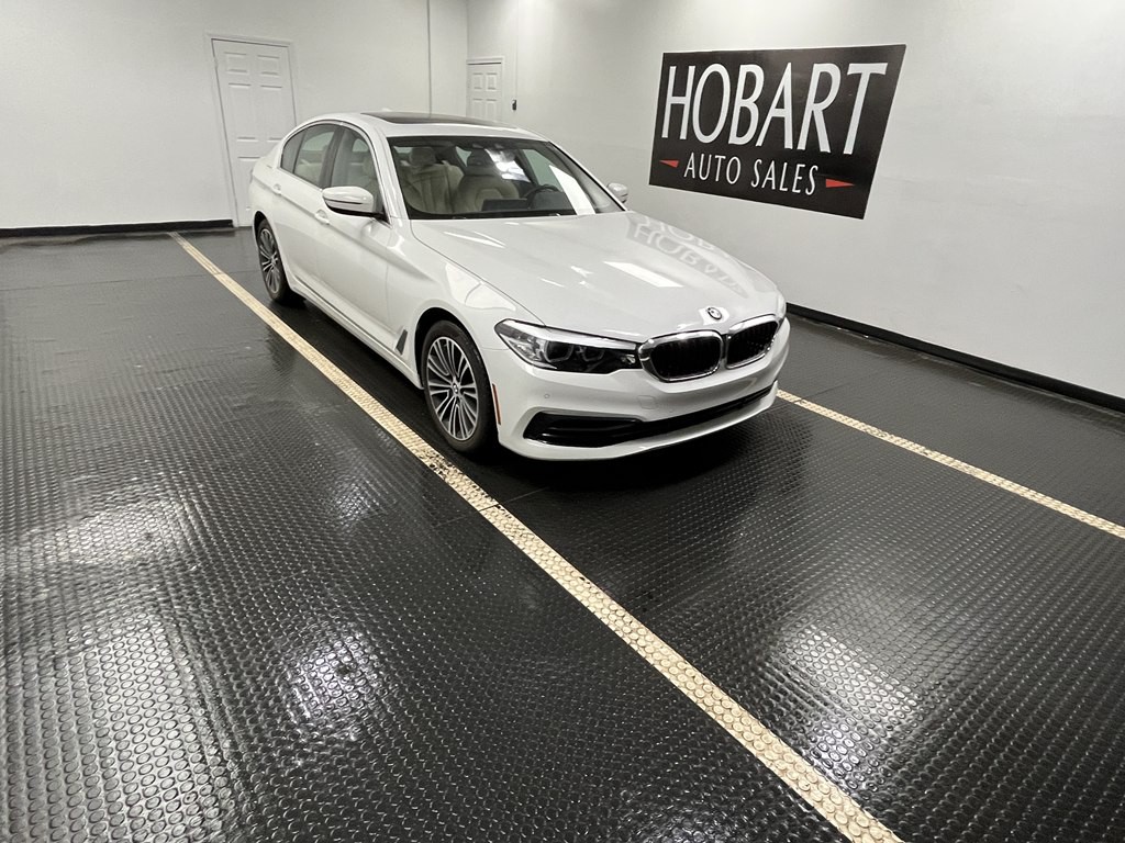 2019 BMW 5 Series Image 1