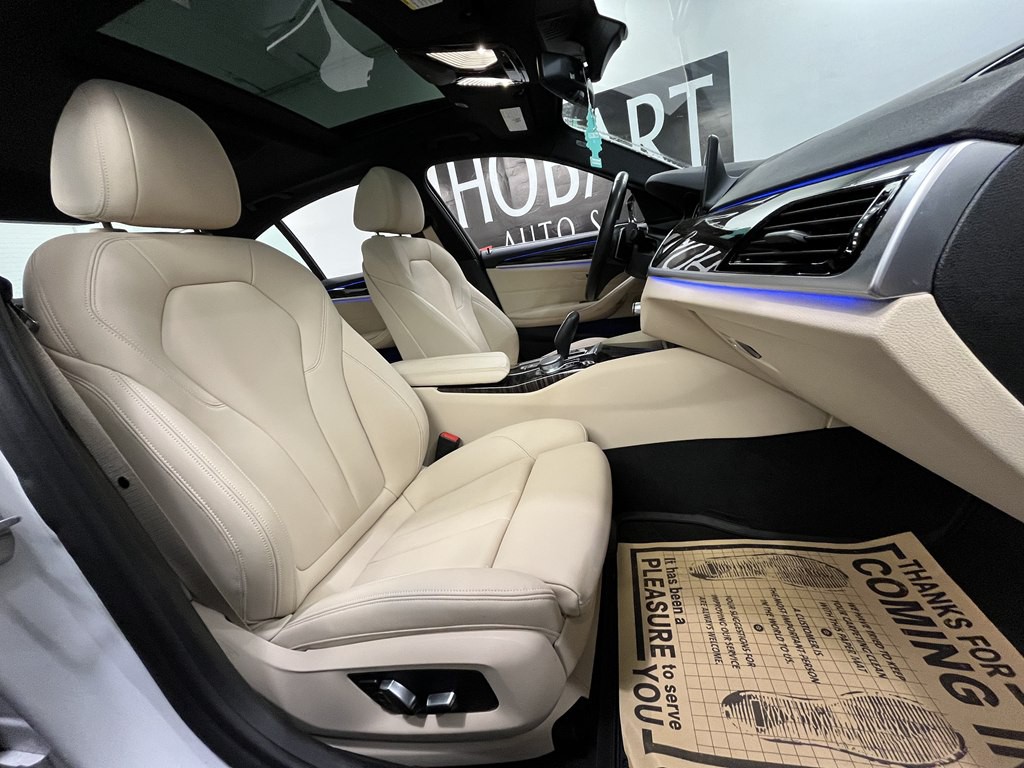 2019 BMW 5 Series Image 11