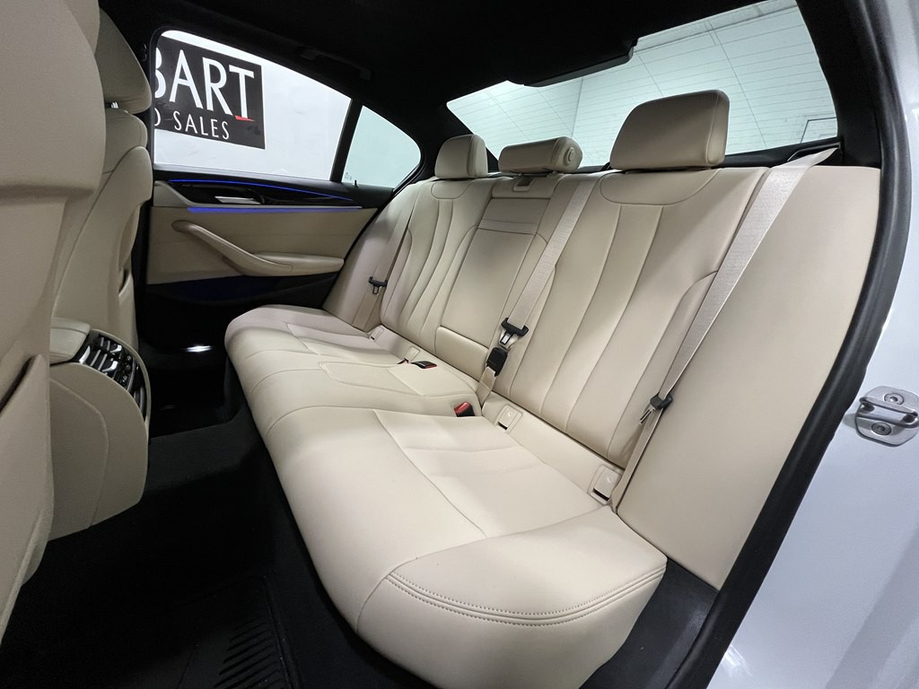 2019 BMW 5 Series Image 14
