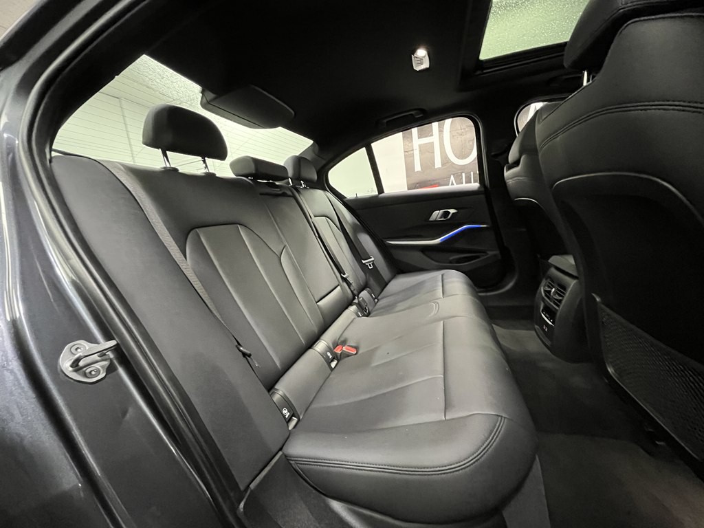 2021 BMW 3 Series Image 17