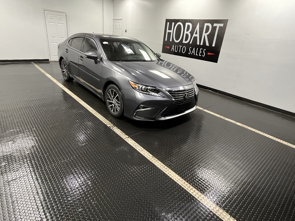 2016 Lexus ES Image 1