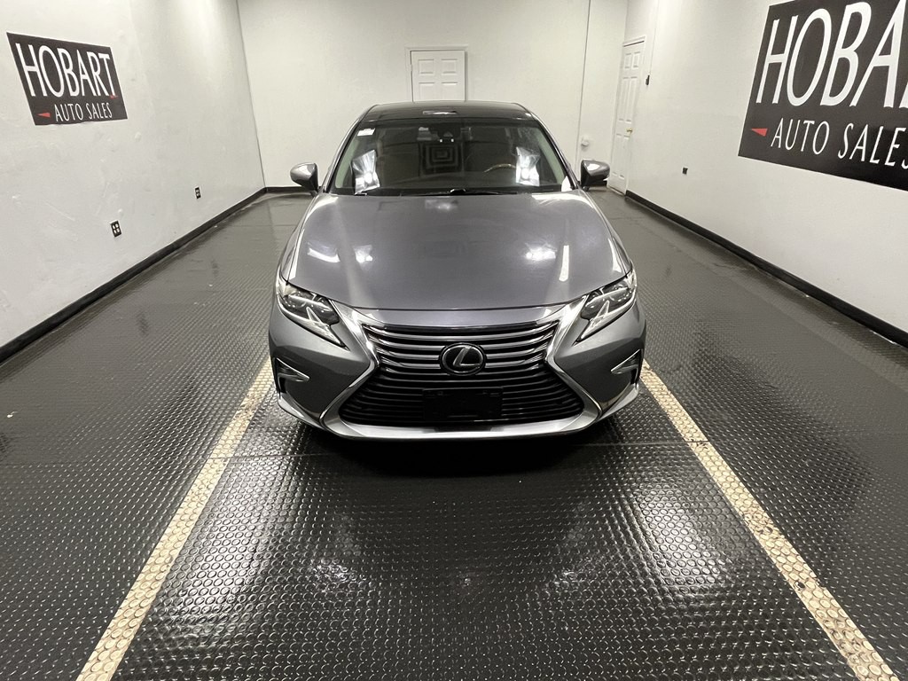 2016 Lexus ES Image 2