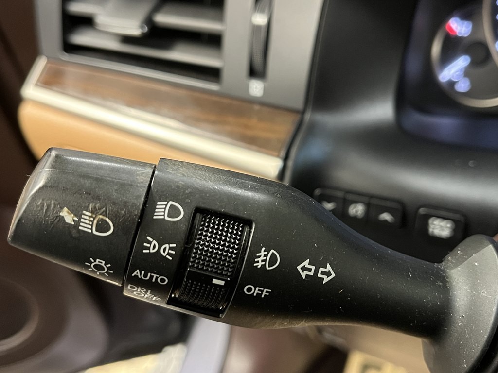 2016 Lexus ES Image 26