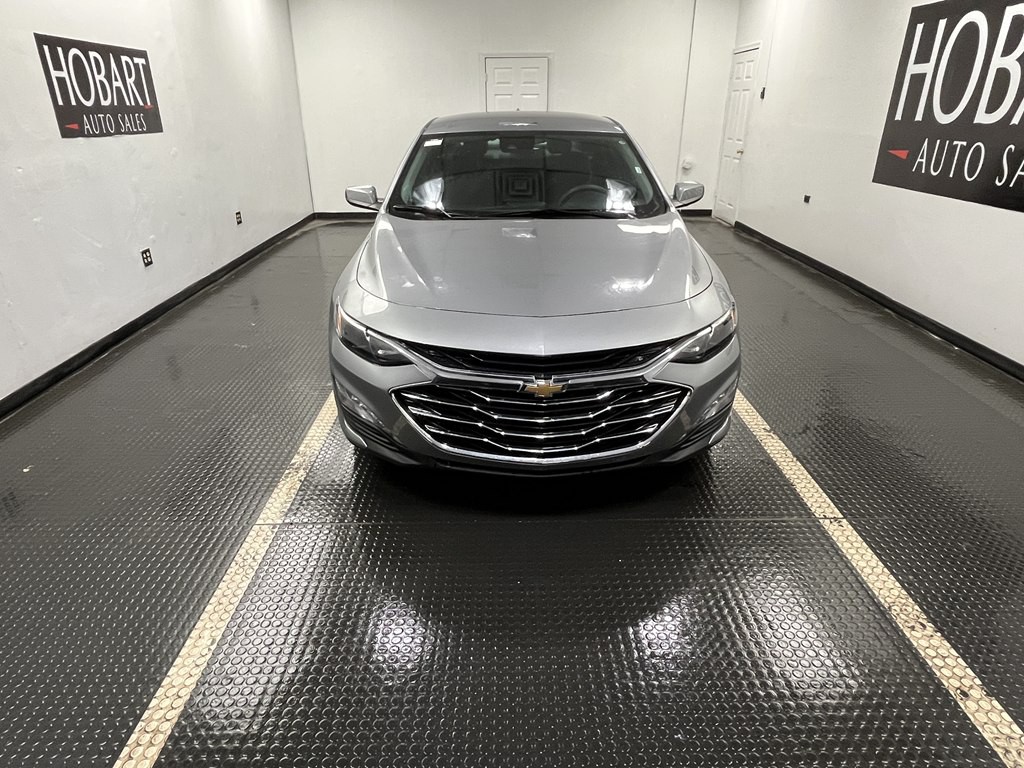 2025 Chevrolet Malibu Image 2