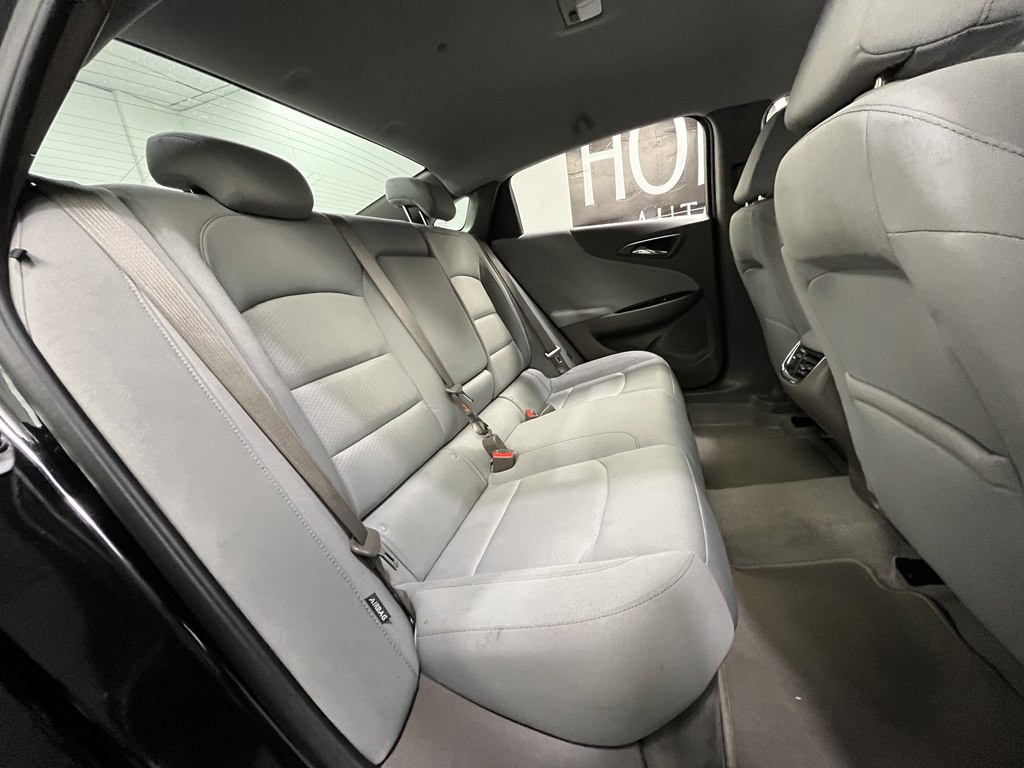 2025 Chevrolet Malibu Image 17