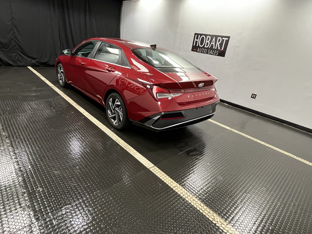 2025 Hyundai Elantra Image 4