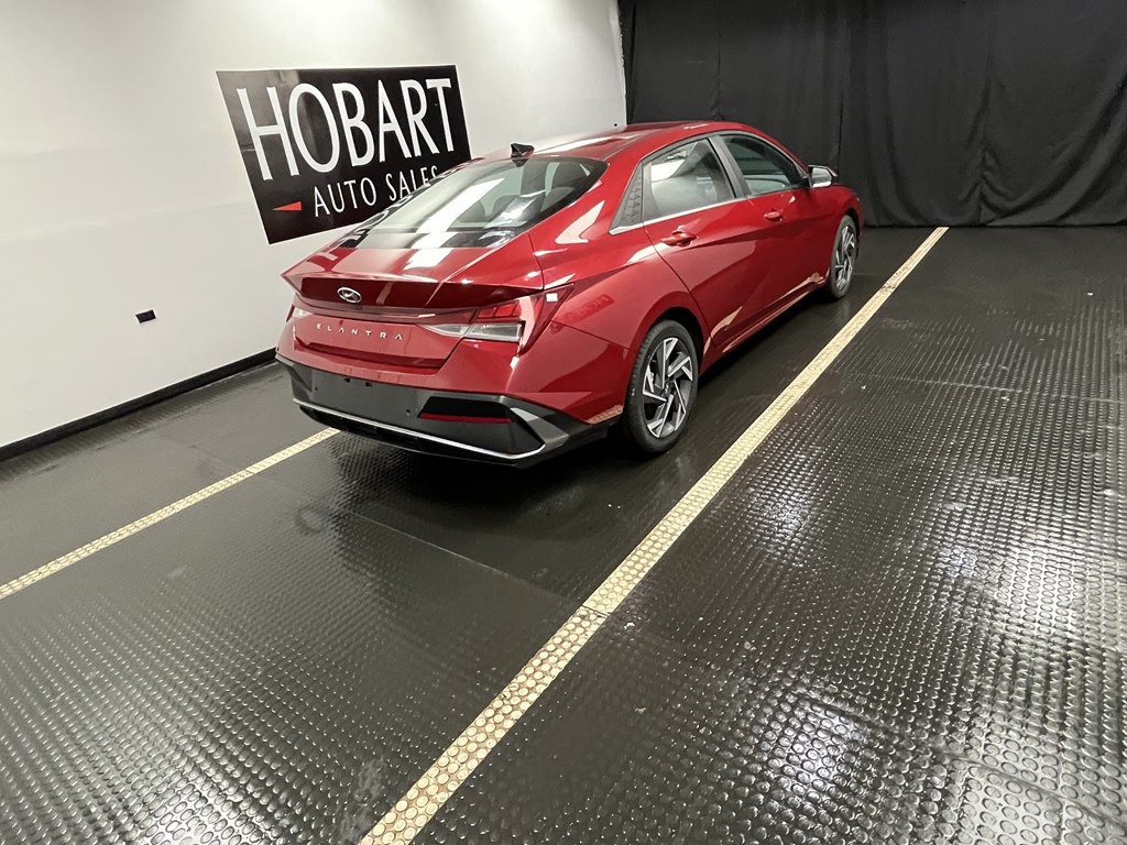 2025 Hyundai Elantra Image 6