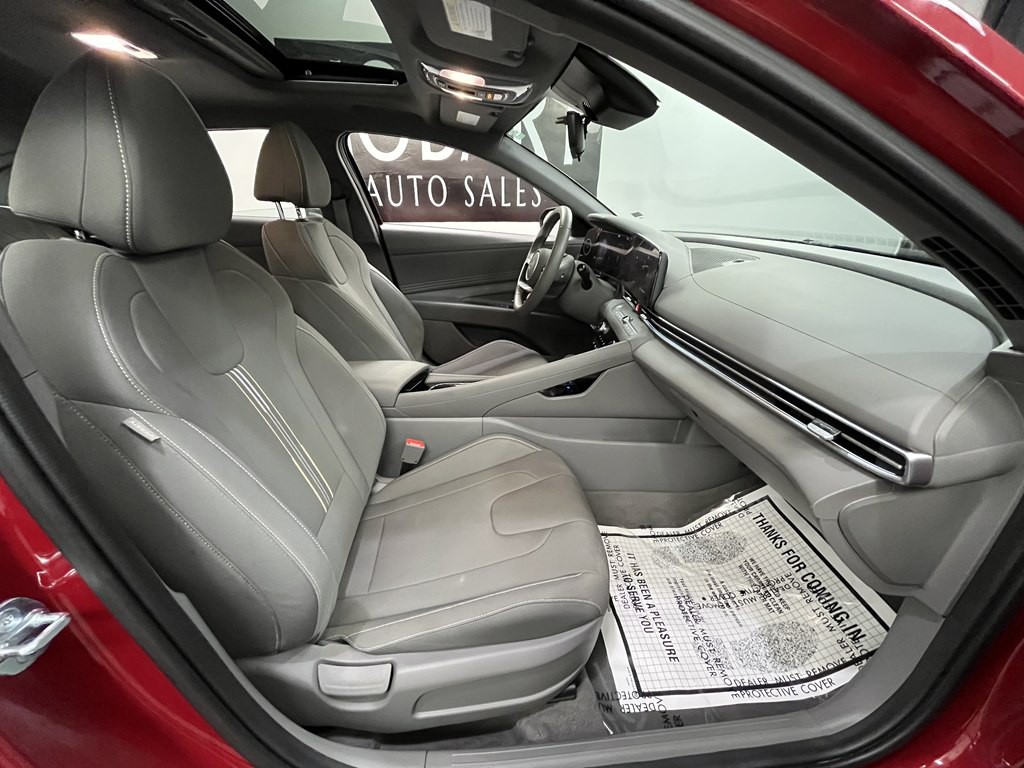 2025 Hyundai Elantra Image 9