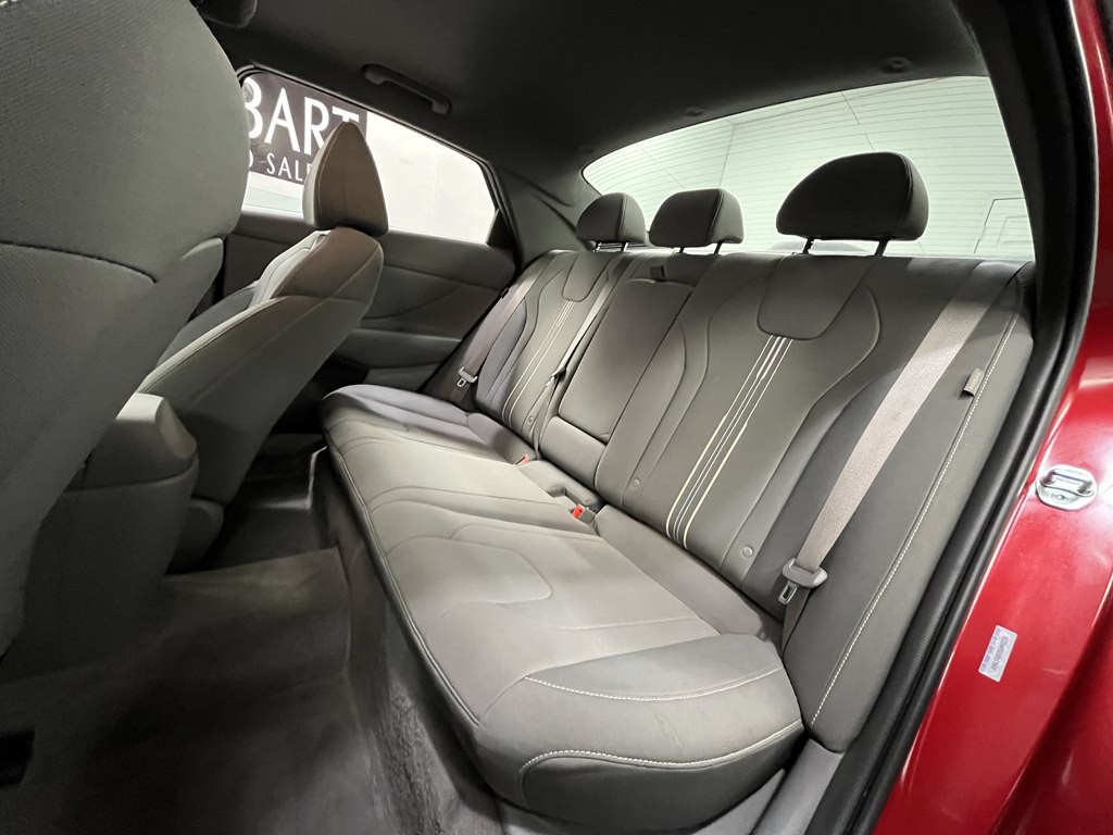 2025 Hyundai Elantra Image 11