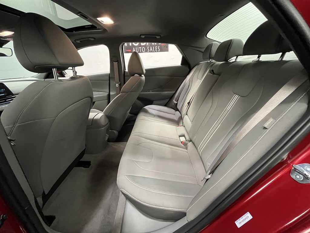 2025 Hyundai Elantra Image 13