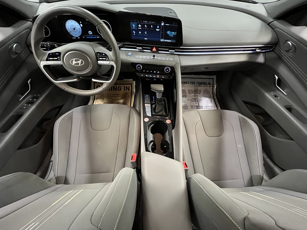 2025 Hyundai Elantra Image 17