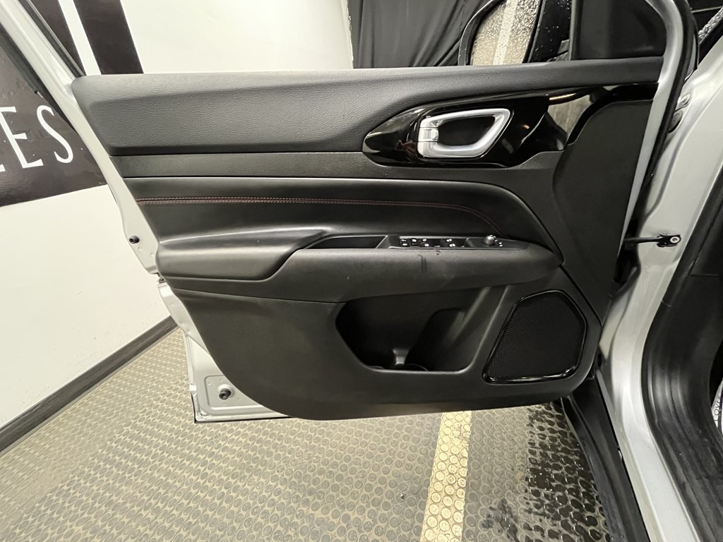 2025 Jeep Compass Image 7