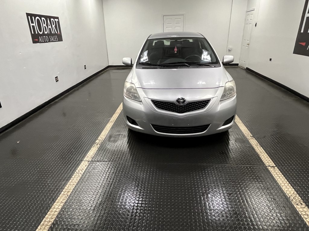 2012 Toyota Yaris Image 2