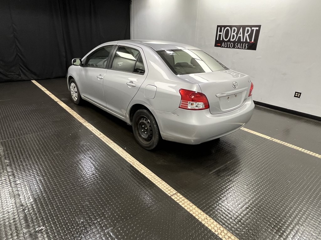 2012 Toyota Yaris Image 4