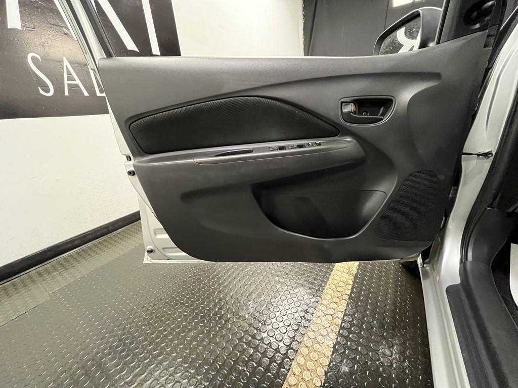 2012 Toyota Yaris Image 7