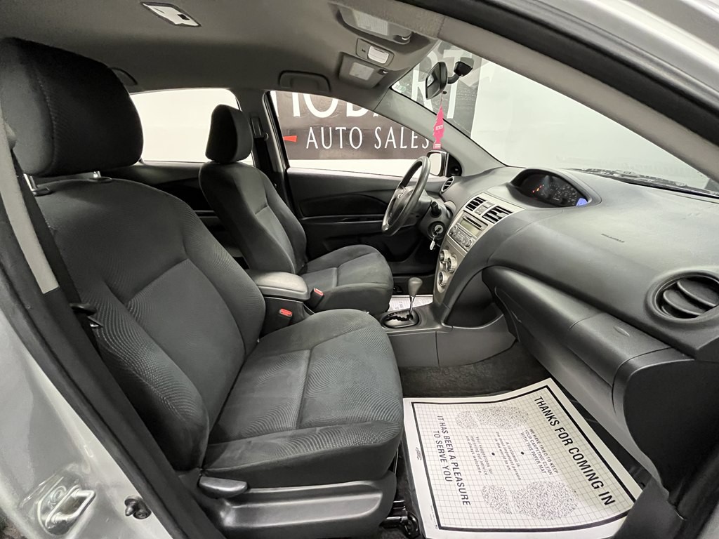 2012 Toyota Yaris Image 10