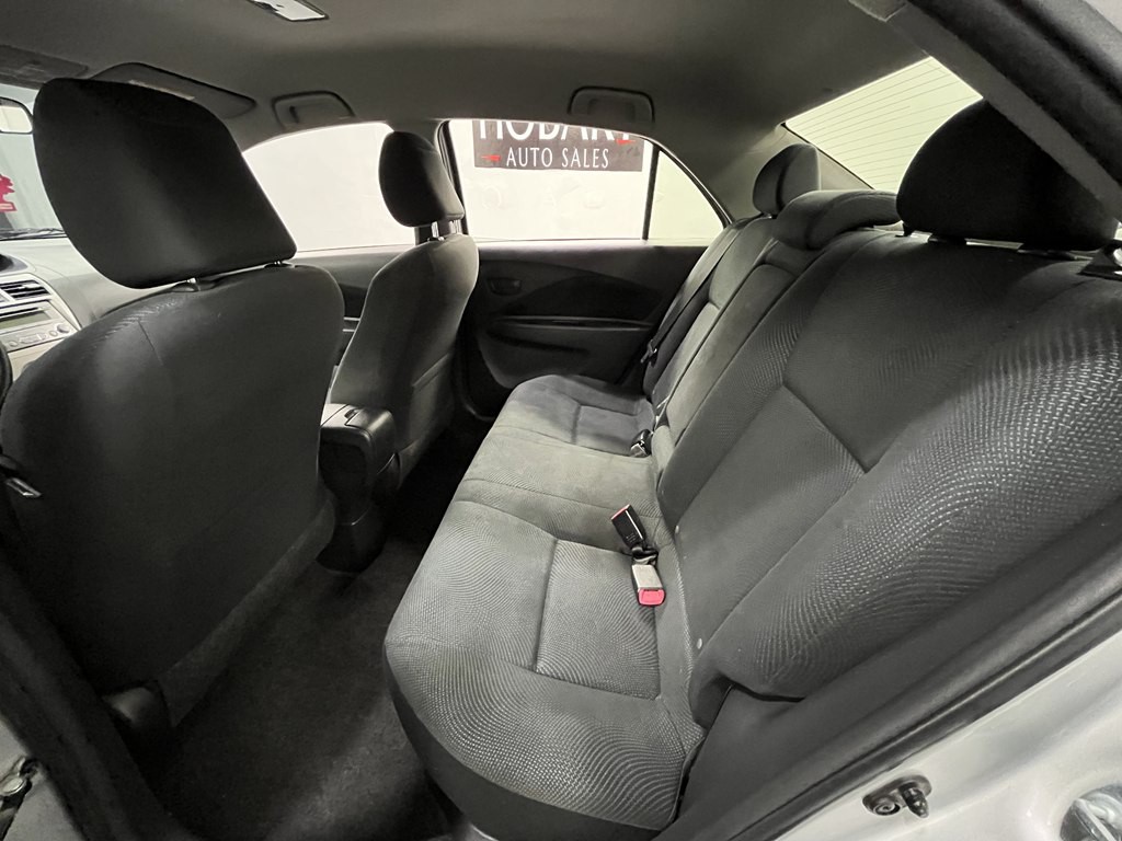 2012 Toyota Yaris Image 12