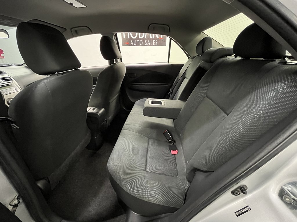 2012 Toyota Yaris Image 13