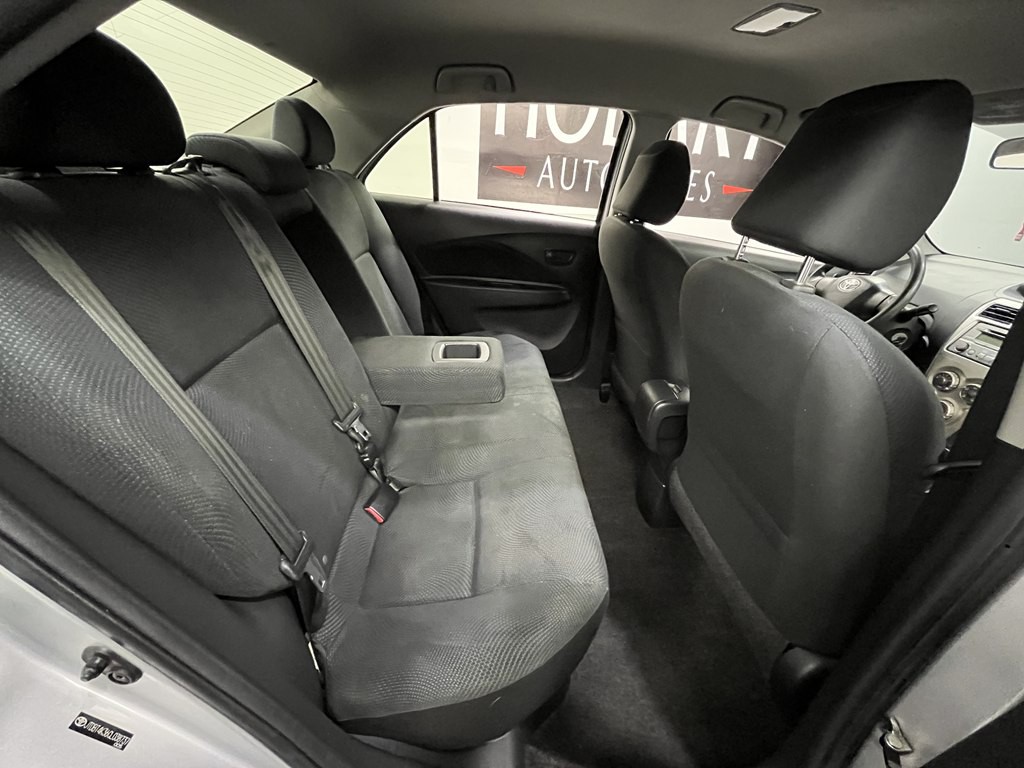 2012 Toyota Yaris Image 16