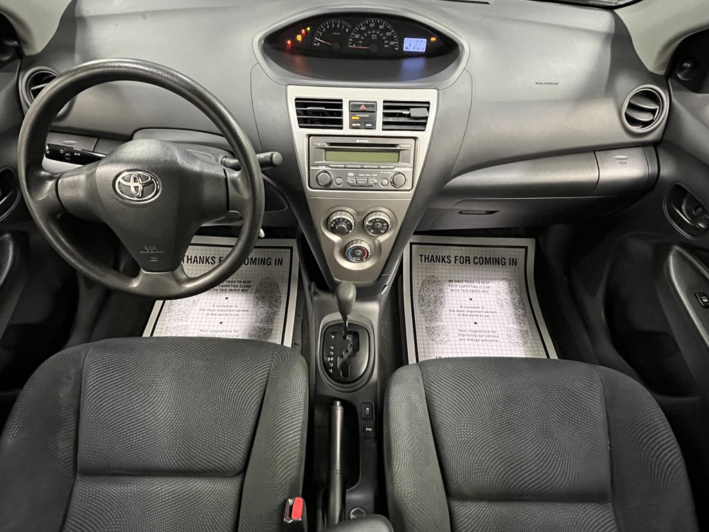 2012 Toyota Yaris Image 18