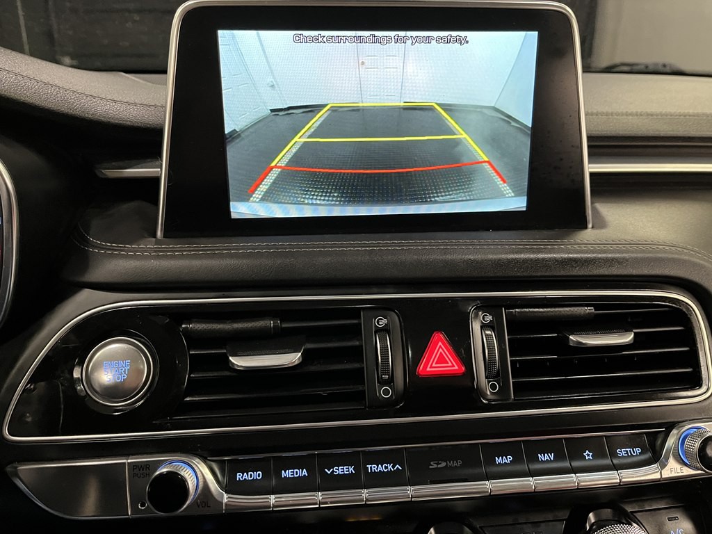 2021 Genesis G70 Image 19