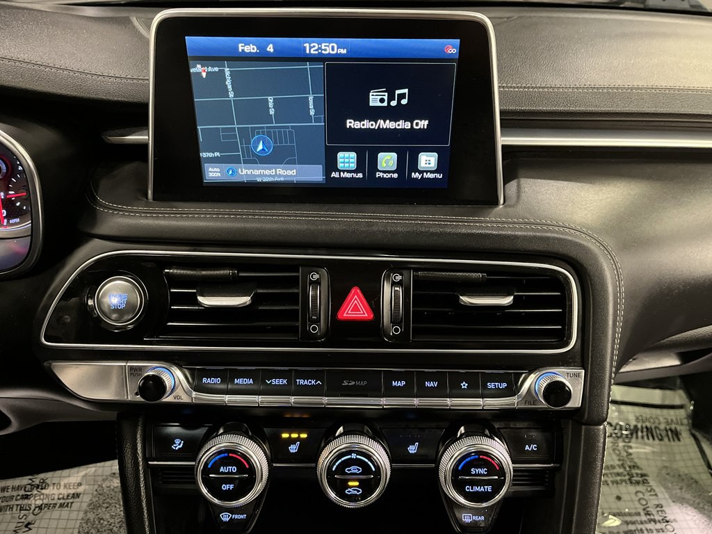 2021 Genesis G70 Image 20