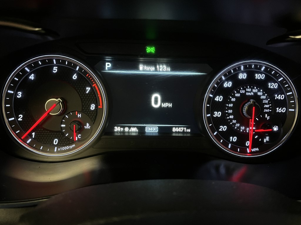 2021 Genesis G70 Image 22