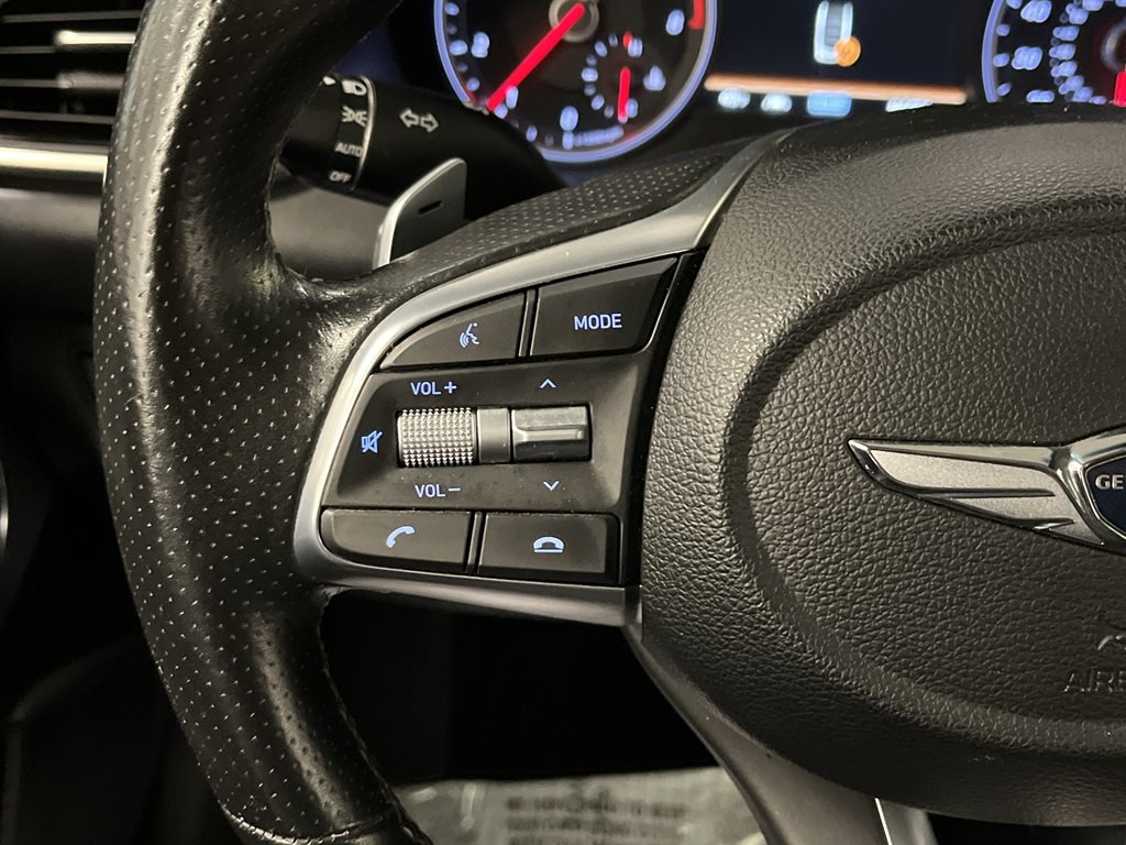 2021 Genesis G70 Image 25