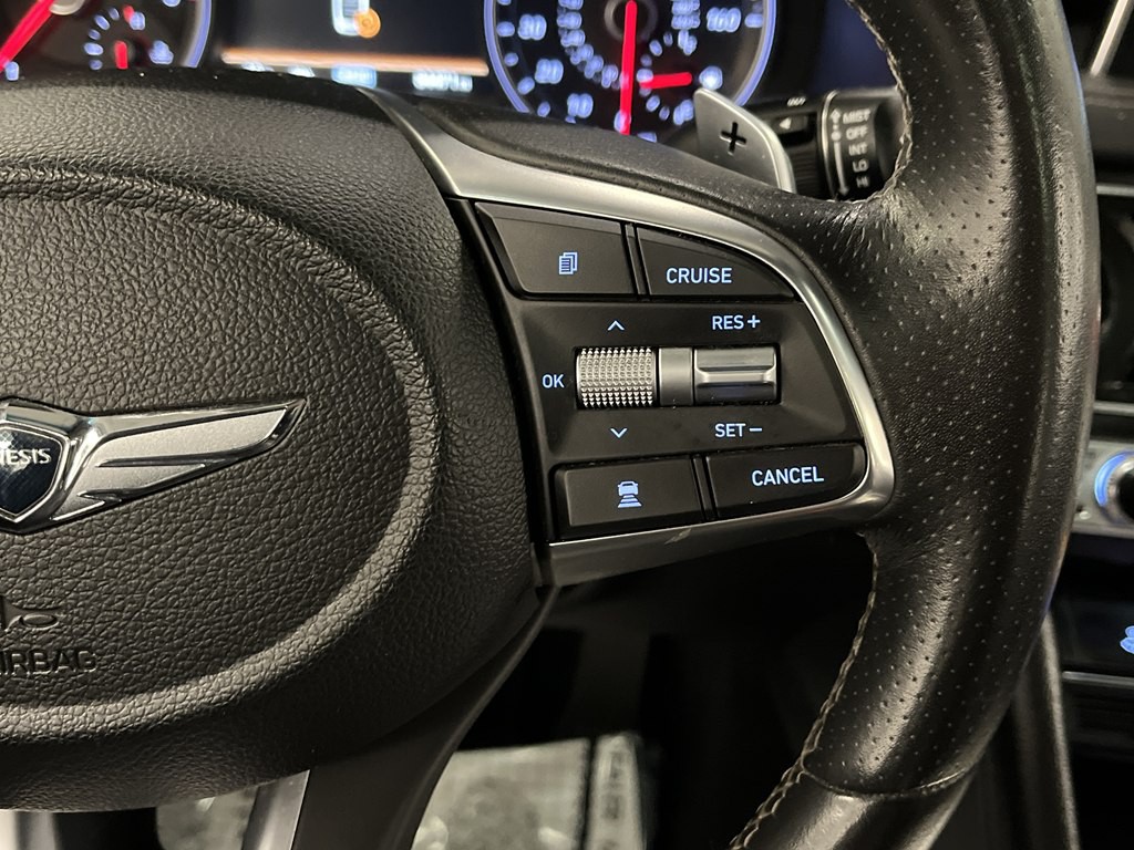 2021 Genesis G70 Image 26