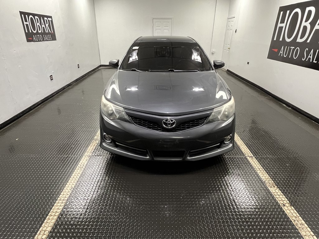 2012 Toyota Camry Image 2