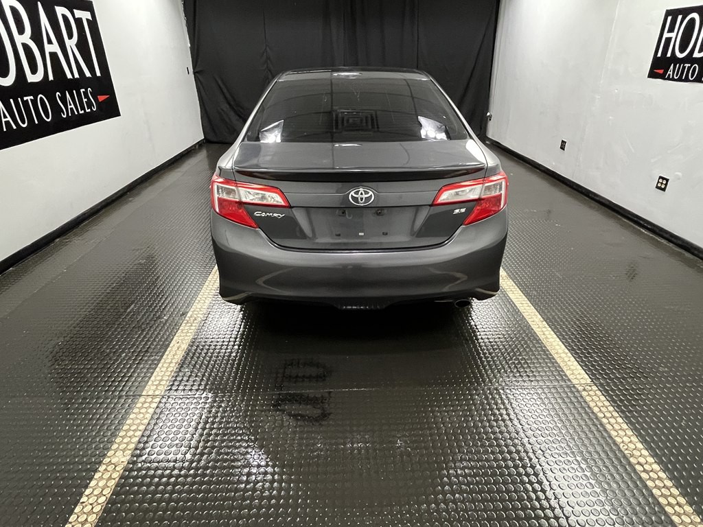2012 Toyota Camry Image 5