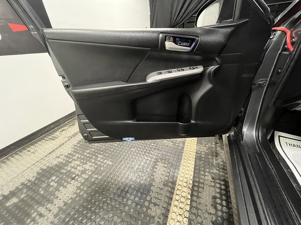 2012 Toyota Camry Image 7