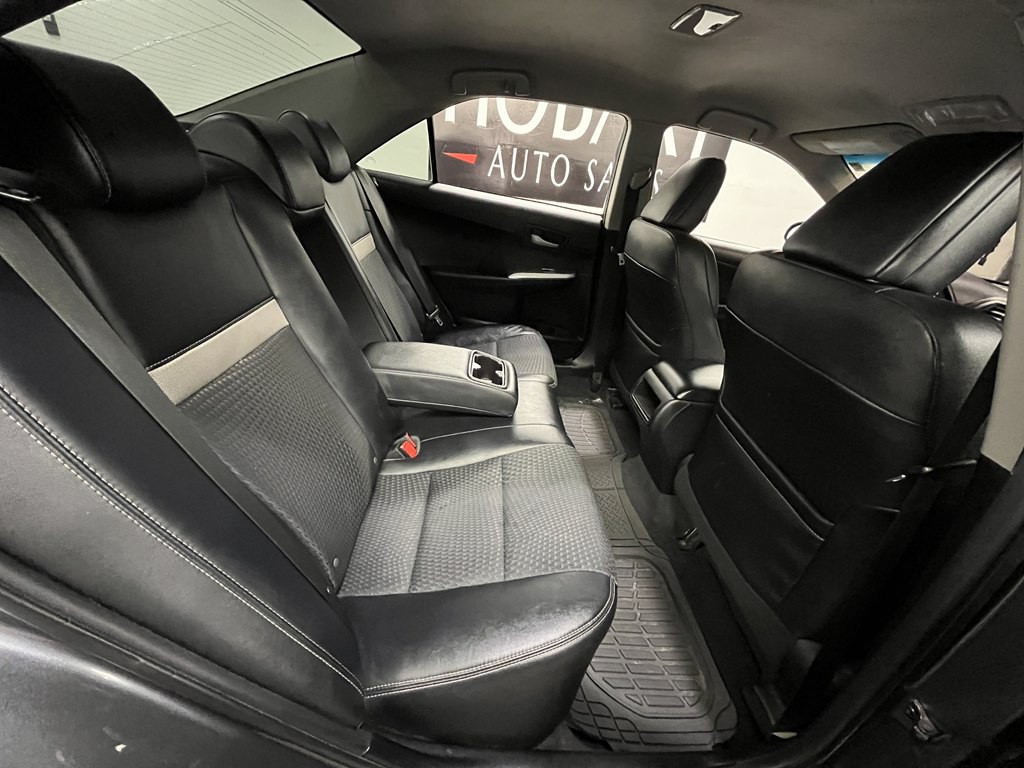 2012 Toyota Camry Image 16