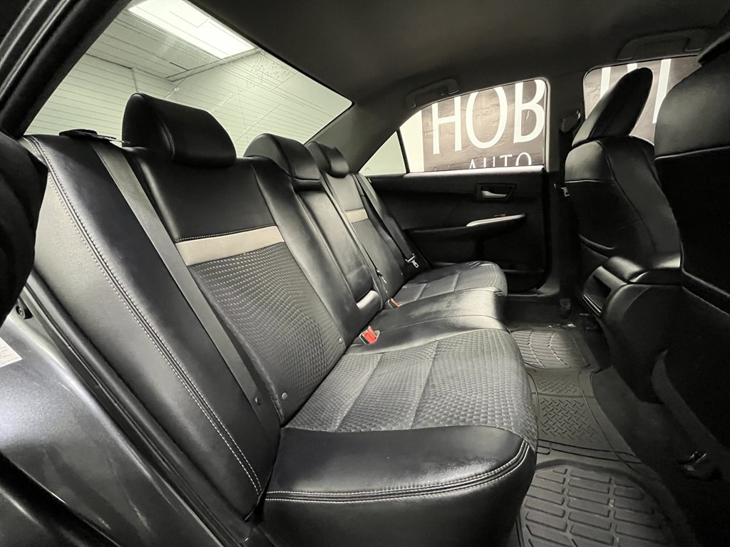 2012 Toyota Camry Image 17