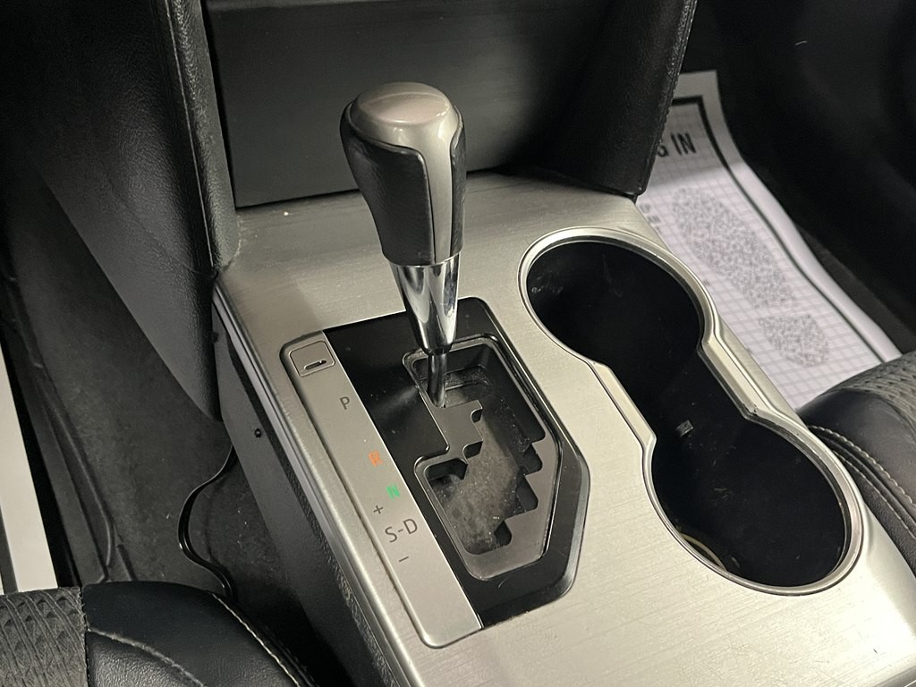 2012 Toyota Camry Image 21