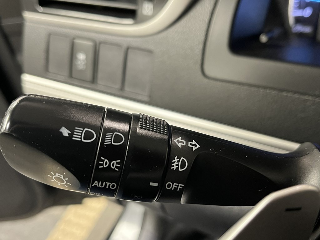 2012 Toyota Camry Image 24