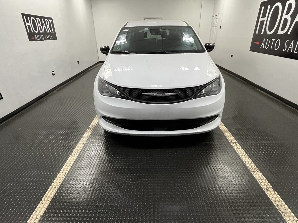 2024 Chrysler Voyager Image 2