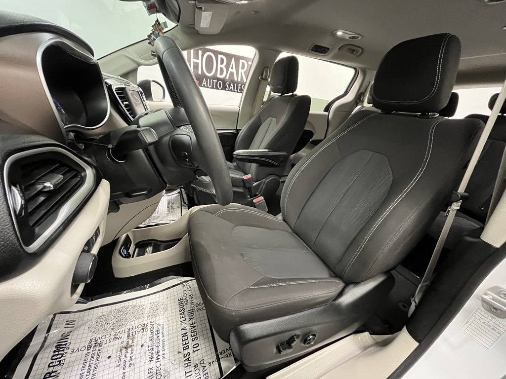 2024 Chrysler Voyager Image 8