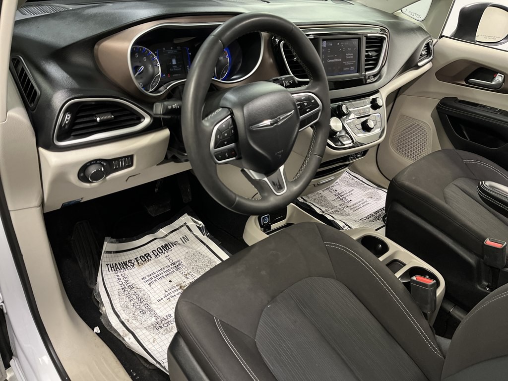 2024 Chrysler Voyager Image 9