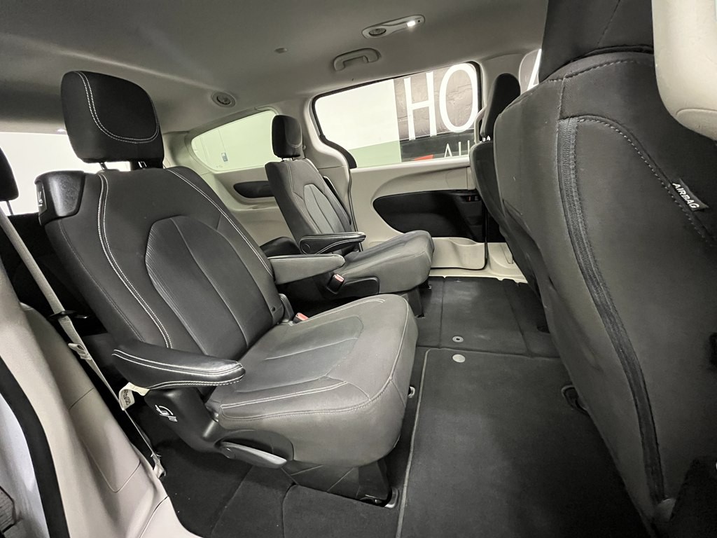 2024 Chrysler Voyager Image 15