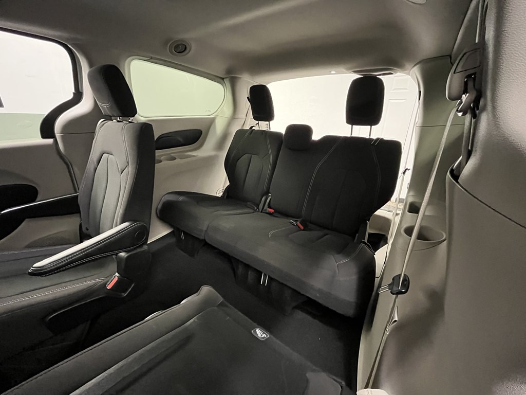 2024 Chrysler Voyager Image 16