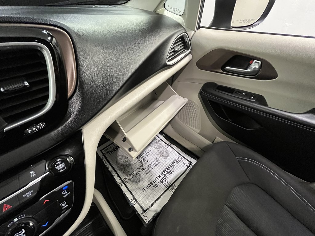 2024 Chrysler Voyager Image 21