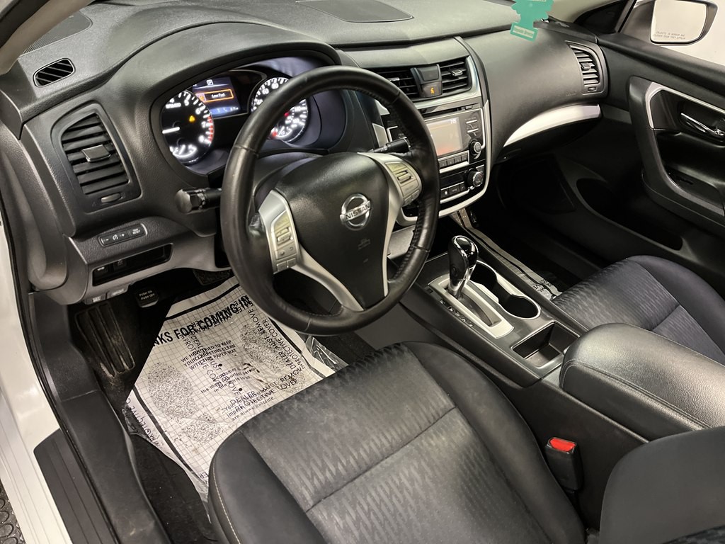 2018 Nissan Altima Image 9