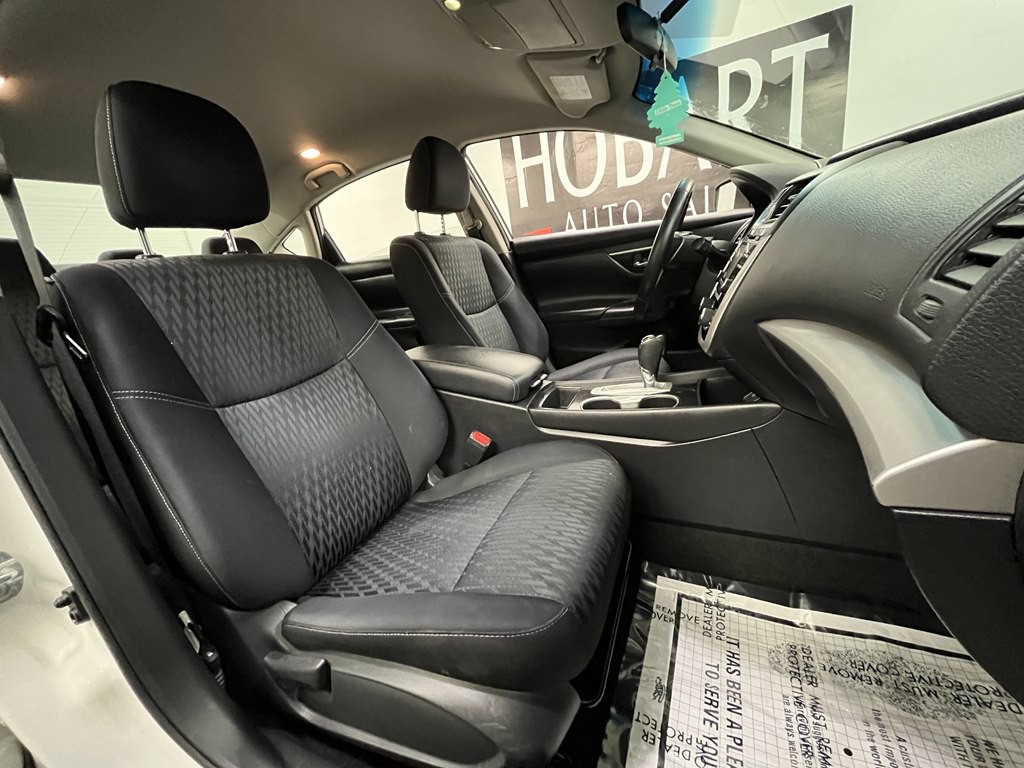 2018 Nissan Altima Image 10